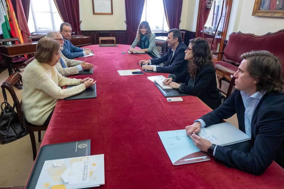 Primeros contactos con el Alcalde de Cádiz para informar sobre los avances de la nueva sede del Colegio de Médicos