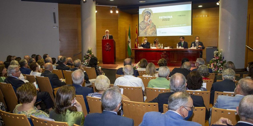 El COMCADIZ homenajea a la colegiación en la festividad de la Patrona de la profesión