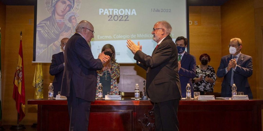 El Dr. Jaime Aparicio Santos, Cruz de Honor de la Orden del Perpetuo Socorro